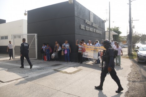 José Carlos Guevara Moreno, <em>El Profe</em>, fue llevado a los juzgados del Poder Judicial del Estado de Veracruz para presenciar la audiencia resolutiva de la denuncia por daños en contra de la empresa TAMSA.