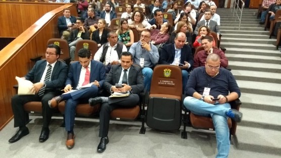 El fiscal del Estado, Jorge Winckler, acude a la sesión extraordinaria de la LXV Legislatura, en donde se votarán los dictámenes de juicio político en su contra.  