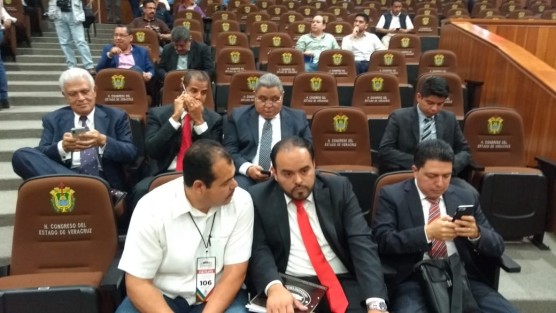Ambiente previo al inicio de la Sesión Extraordinaria del Congreso de Veracruz.