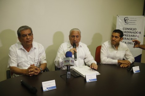 Integrantes del Consejo Coordinador Empresarial sostuvieron la <em>Reunión Regional Cadena Productiva del Sector Energético del Estado de Veracruz</em>, donde analizarían temas prioritarios para el asentamiento de nuevas empresas en el estado y la generación de empleos.