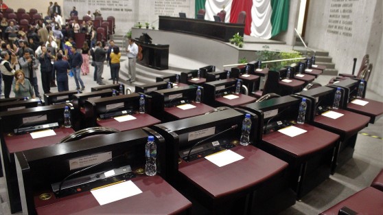 La bancada de Morena del H. Congreso del Estado de Veracruz de plano no llegó a la sesión extraordinaria de este viernes donde se votaría la remoción del titular de la Fiscalía General del Estado de Veracruz; como se recordará, esta sesión había sido pospuesta desde ayer jueves. 