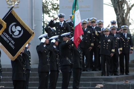 Xalapa reconoció el trabajo de la Marina Mercante al rendir homenaje a la Escuela Náutica Mercante Fernando Siliceo, en el Centenario de su fundación, en el parque Juárez la tarde de este viernes.  