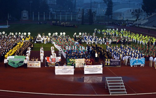 La tarde noche de este sábado Marching Bands de Xalapa, Naolinco y  Puebla participaron con motivo del 102 Aniversario de la Promulgación de la Constitución de 1917; marcharon del Teatro del Estado al Estadio Xalapeño.