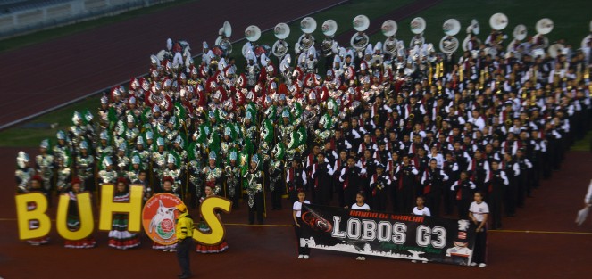 La tarde noche de este sábado Marching Bands de Xalapa, Naolinco y  Puebla participaron con motivo del 102 Aniversario de la Promulgación de la Constitución de 1917 marcharon del Teatro del Estado al Estadio Xalapeño.  