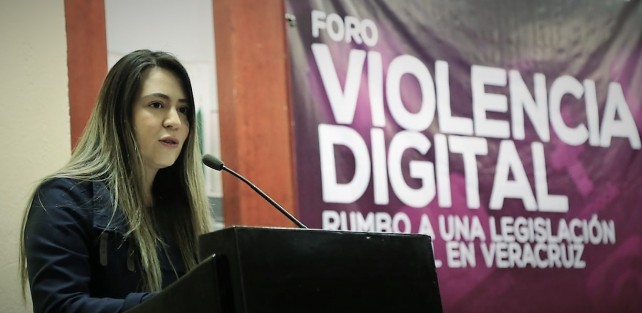 La diputada Montserrat Ortega Ruiz llevó a cabo el Foro Violencia Digital, rumbo a una legislación integral en Veracruz con la participación de Olimpia Coral Melo Cruz y Priscila Ruiz del Frente Nacional para la Sororidad. 
