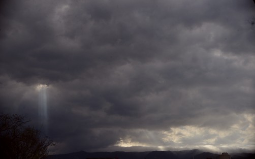 El frente No. 36 recorrerá el noreste y oriente del país, generando chubascos con tormentas puntuales muy fuertes en el noreste, oriente y centro de  México, incluyendo la Península de Yucatán. La masa de aire que le da impulso, favorecerá un descenso en la temperatura en entidades de la Mesa del Norte y Mesa Central, así como bancos de niebla o neblina en el noreste y oriente de la República Mexicana. 