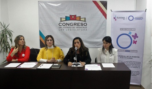 Así, el Congreso de Estado de Veracruz se une a los trabajos de difusión que la Asociación Civil ISAANA Mujeres con Poder, quienes se han propuesto prevenir, capacitar y controlar la Diabetes Mellitus en la entidad, a través de programas y ciclo de conferencias que involucren dependencias gubernamentales.  