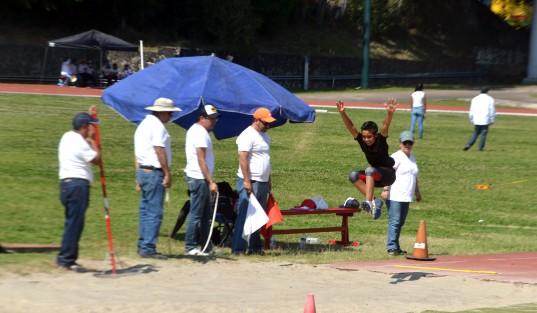 En las instalaciones del estadio Heriberto Jara Corona se realizaron  los juegos deportivos escolares de la educación básica 2018-2019, en su etapa de inspección 20 Xalapa sur, en la cual participaron varias instituciones educaticvas de la capital.  