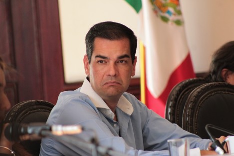 El regidor Juan Gabriel Fernández Garibay se inconformó porque con la modificación no se incrementó el presupuesto para Desarrollo Económico, lo cual pondría en riesgo la llegada de proyectos pari passu. Además porque no se incrementó para seguridad. 