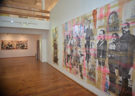 En la Galería Ramón Alba de la Canal se encuentra <em>Electrografía líquida</em> exposición del artista Víctor Mora.  