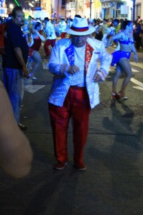Esta noche se llevó a cabo el segundo gran papaqui en la avenida independencia del centro histórico. La actriz Aleida Núñez, madrina del Carnaval de Veracruz 500 años, engalanó el desfile. Todo esto a 10 días de dar comienzo a las fiestas carnestolendas. 