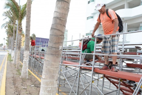 Esta mañana Protección Civil Municipal de Veracruz y personal del comité de Carnaval realizaron la supervisión de gradas. En Veracruz y Boca del Río son casi 4 kilómetros los que son utilizados año con año para la colocación de estas estructuras. 