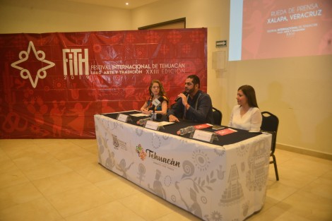 Autoridades municipales de Tehuacán, Puebla encabezadas por su alcalde  Felipe de Jesús Patjane Martínez, en rueda prensa invitaron a los xalpeños a asistir al Festival Internacional de Tehuacán 1660 arte y cultura, a celebrarse del 16-31 de marzo.