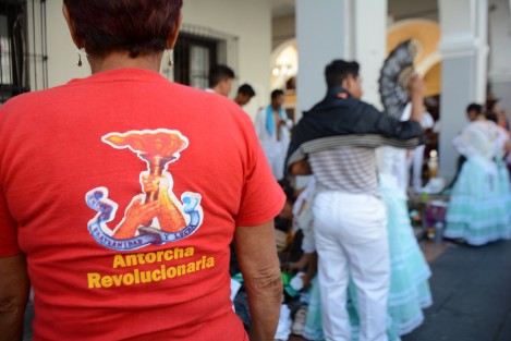 Los manifestantes esperan así lograr ser atendidos por el alcalde del ayuntamiento y poder entregarle en sus manos el pliego petitorio con las demandas de Antorcha Campesina