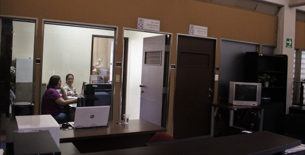 La noche del miércoles fueron reabiertas las oficinas de las diputadas panistas que permanecían cerradas por el lío delas cámaras de videovigilancia.