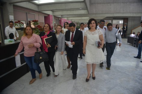 Se  conoció que  con 29 votos a favor y 20 en contra, quedó desechado el primer dictamen de Juicio Político en contra del fiscal, el interpuesto por la defensa de Gilberto  N. 