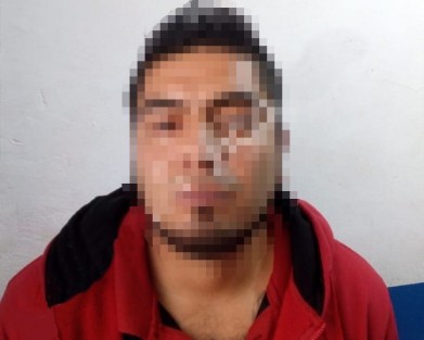  Por la tentativa de plagio de una alumna de la secundaria Manuel Tello, en Teocelo, fuerzas del orden estatal y municipal detuvo a dos sujetos de nacionalidad cubana. Los dos sujetos viajaban a bordo de un taxi, con número económico XL-6176 y placas A221-XDR. 
