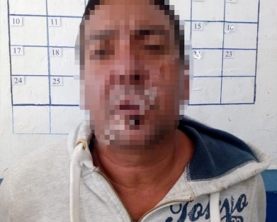 Por la tentativa de plagio de una alumna de la secundaria Manuel Tello, en Teocelo, fuerzas del orden estatal y municipal detuvo a dos sujetos de nacionalidad cubana. Los dos sujetos viajaban a bordo de un taxi, con número económico XL-6176 y placas A221-XDR. 