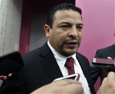 Luego de la sesión a puerta cerrada, el presidente de la  JUCOPO, Juan Javier Gómez Casarín, descartó que tras el resultado de la votación para aprobar la solicitud de juicio político contra el fiscal Winckler, su cargo esté en juego. 