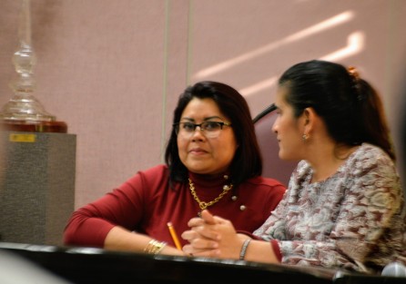 Después de dar vuelta a la hoja en la sesión extraordinaria, la tarde de este viernes se llevó a cabo la sesión de la diputación permanente de la LXV Legislatura de Veracruz, en un ambiente de cariño y camadería.