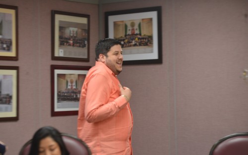 Después de dar vuelta a la hoja en la sesión extraordinaria, la tarde de este viernes se llevó a cabo la sesión de la diputación permanente de la LXV Legislatura de Veracruz, en un ambiente de cariño y camadería.