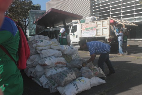 En fechas pasadas el municipio de Jilotepec hizo acopio de materiales, por lo que este sábado acudieron a Xalapa a entregar lo recolectado, destacando la gran cantidad de electrónicos. 