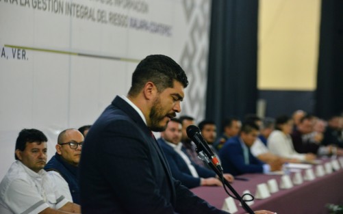 En el auditorio de la Normal se realizó la reunión regional de información para la gestión integral del riesgo, donde estuvieron presentes autoridades de protección civil, SEV y militares. También rindieron protesta los integrantes de la unidad Interna de Protección Civil.