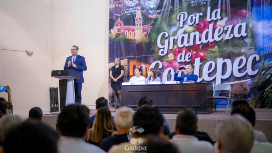 <em>Estoy muy contento de que nuestro personal se esfuerce para capacitarse en materia de transparencia, sepan todos ustedes, que este logro se da gracias a la alianza que hemos implementado con el Instituto Veracruzano de Acceso, a la Información para profesionalizar a nuestros servidores públicos</em>, aseguró el Alcalde Enrique Fernández al momento de inaugurar el ciclo de capacitaciones. 