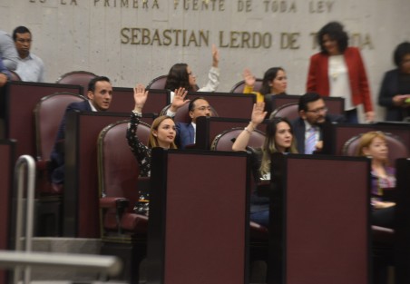 Con hora y media de retraso dio inicio la sesión extraordinaria donde se aprobó con 47 votos a favor el presupuesto  de egresos 2019.