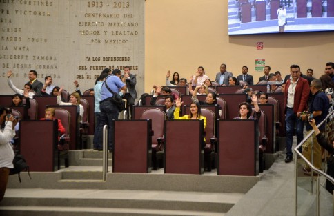 El Pleno de la LXV Legislatura del Estado aprobó el Dictamen de decreto que reforma diversas disposiciones de la Ley que Crea el Instituto Veracruzano de las Mujeres con lo que se incorpora como atribuciones del Instituto Veracruzano de las Mujeres (IVM) la facultad de coordinar, administrar y operar el Refugio Estatal para Mujeres en Situación de Violencia. 