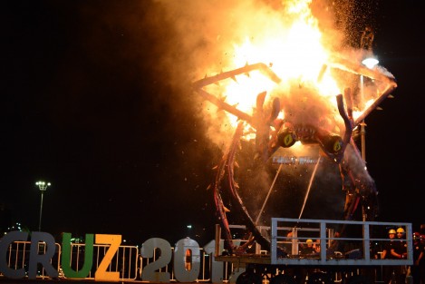 En la Macroplaza del Paseo del Malecón de Veracruz se realizó la noche de este  miércoles la Quema del Malhumor, representado este año como el Cáncer Infantil. Con este evento arranca oficialmente el Carnaval de Veracruz 2019.