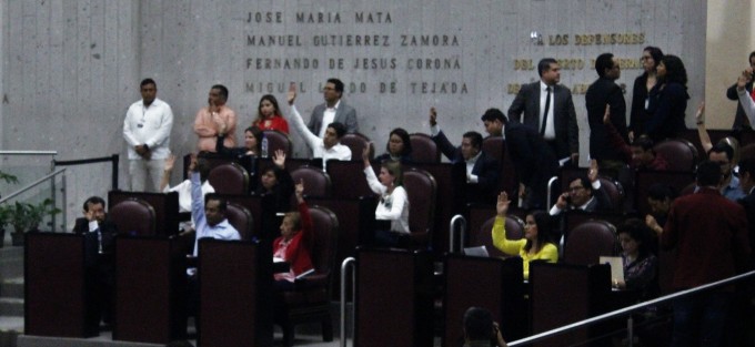 El Pleno de la LXV Legislatura del Estado aprobó el Dictamen de decreto que reforma diversas disposiciones de la Ley que Crea el Instituto Veracruzano de las Mujeres con lo que se incorpora como atribuciones del Instituto Veracruzano de las Mujeres (IVM) la facultad de coordinar, administrar y operar el Refugio Estatal para Mujeres en Situación de Violencia. 