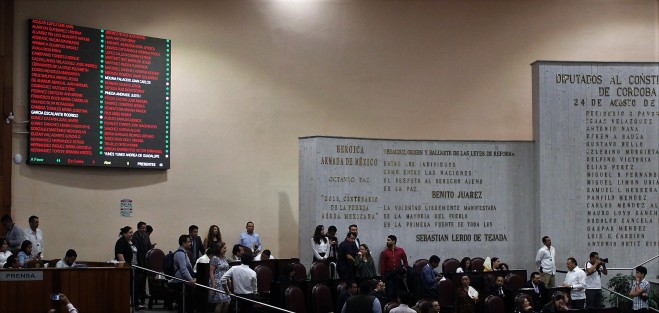 El gobernador Cuitláhuac García Jiménez se congratuló por la aprobación unánime que realizó el Congreso del Estado al ajuste del Presupuesto de Egresos 2019, por 128 mil 361 millones 911 mil 179 pesos. 