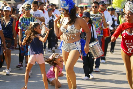 Se llevó a cabo el segundo desfile del Carnaval de Veracruz 2019. Participaron comparsas, batucadas y carros alegóricos. 