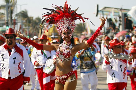 Se llevó a cabo el segundo desfile del Carnaval de Veracruz 2019. Participaron comparsas, batucadas y carros alegóricos.
