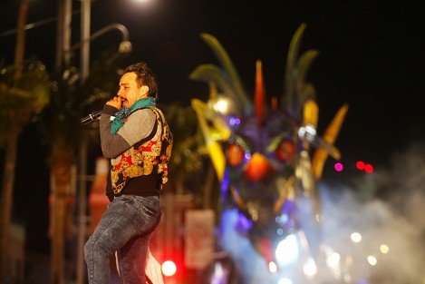 A pesar del mal tiempo, el quinto y último desfile de carros alegóricos y comparsas del Carnaval de Veracruz 2019, transcurrió sin contratiempos.