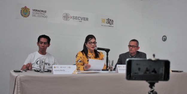En conferencia de prensa, la directora del IVEC, Silvia Alejandre Prado; el titular del Departamento de Publicacioes del IVEC, Agustín del Moral Tejeda; y Antonio Bonilla, Coordinador e la 30a Feria Nacional del Libro Infantil  y Juvenil, Xalapa 2019, dieron a conocer las convocatorias para el Programa Editorial 2019 así como las correspondientes para libreros, expositores, talleristas, grupos  artísticos, voluntarios y escritores, para la Feria del Libro. Las mismas se pueden consultar en www.ivec.gob.mx/convocatorias.html 