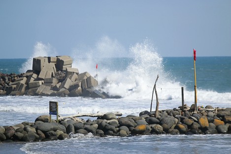 Las playas del municipio de Boca del Río mantienen las banderas rojas en las playas ante el incremento del oleaje. Se pide a los visitantes hacer caso a las indicaciones de las autoridades. 