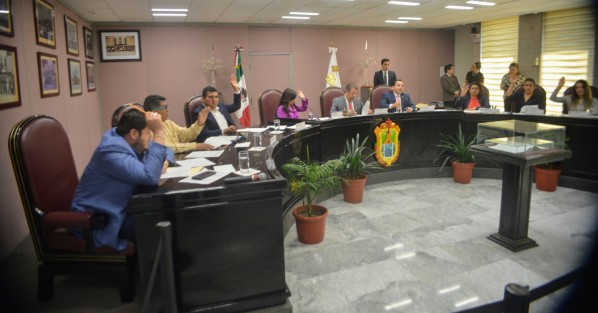 Diputados integrantes de la sesión permanente del Congreso del Estado se reunieron este mediodía. 