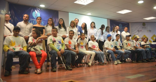 Autoridades del municipio de Teocelo participaron en el primer foro nacional Enfermedades Raras más Visibles que Nunca, el cual se llevó en el CRISVER dirigido por Emilio Martínez Cruz y fue organizado por la Fundación Genes Latinoamérica; destacó la presencia de la directora del DIF Estatal Veracruz , Verónica Aguilera Tapia, y Mara Chama, presidenta del DIF municipal.Rigoberto Suárez