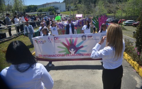 Posteriormente se realizó un pequeño desfile por el Día Mundial de las Enfermedades Raras, que se conmemora cada 28 de febrero. Participaron niños, jóvenes, personal del DIF  de los municipios de Xico, Taltetela y Teocelo.
