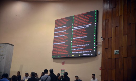 En un ambiente de camaradería y con la presencia de 40 diputados presentes durante la sesión extraordinaria el Congreso de Veracruz avaló la creación de la Guardia Nacional. 