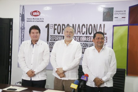 Inició el Programa del Foro Nacional de Consulta y Análisis de la Ley de Obras Públicas, organizado por la Comisión de Infraestructura de la Cámara de Diputados del Congreso de la Unión, en coordinación con la CMIC. Estuvieron presentes Anilú Ingram Vallines, diputada federal; Eduardo Ramírez, Presidente nacional de CMIC; Ricardo Exome, diputado federal; y Ernesto Pérez Astorga, secretario de Desarrollo Económico.