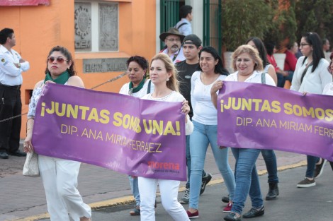 En la marcha participaron algunas funcionarias y exfuncionarias.  
