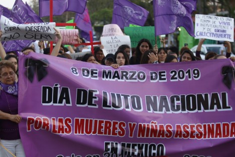 En la ciudad de Veracruz, diversos colectivos marcharon para conmemorar el Día Internacional de la Mujer. El evento se llevó a cabo sobre la avenida Independencia. 