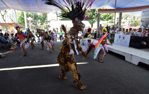 Destacó la presencia de la directora del DIF municipal, Mara Chama Villa y de los ballets conformados por niños de esta localidad y quienes mostraron la riqueza cultural del mismo. 