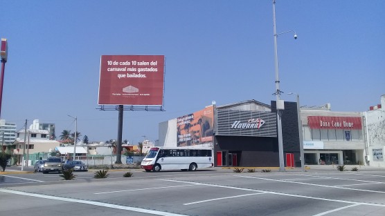 El Monte de Piedad invita a ciudadanos que hayan gastado su dinero en las fiestas del carnaval, para que acudan a sus sucursales a empeñar alguna de sus pertenencias y así poder solventar sus compromisos. 