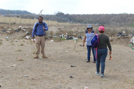 Integrantes del colectivo Solecito, iniciaron la tercera búsqueda de restos humanos en el Kilómetro 13 y Medio, muy cerca del relleno sanitario. Las labores se desarrollarán por una semana y de encontrar indicios, la búsqueda se prolongaría de forma indefinida.  