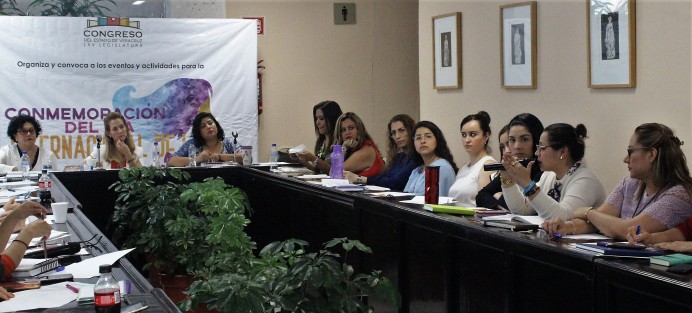 En el Palacio Legislativo se reunieron las titulares de las Unidades de Género de las diversas dependencias del Gobierno del Estado y del Poder Legislativo, donde trataron el punto de manejar las mismas como Direcciones de Género y que se les asigne un presupuesto propio..