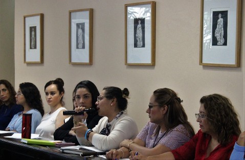 En el Palacio Legislativo se reunieron las titulares de las Unidades de Género de las diversas dependencias del Gobierno del Estado y del Poder Legislativo, donde trataron el punto de manejar las mismas como Direcciones de Género y que se les asigne un presupuesto propio..